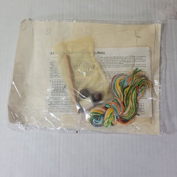 Vintage The Creative Circle #2423 "King of Angels" Needlepoint Bell Pull KIt - Picture 4 of 4